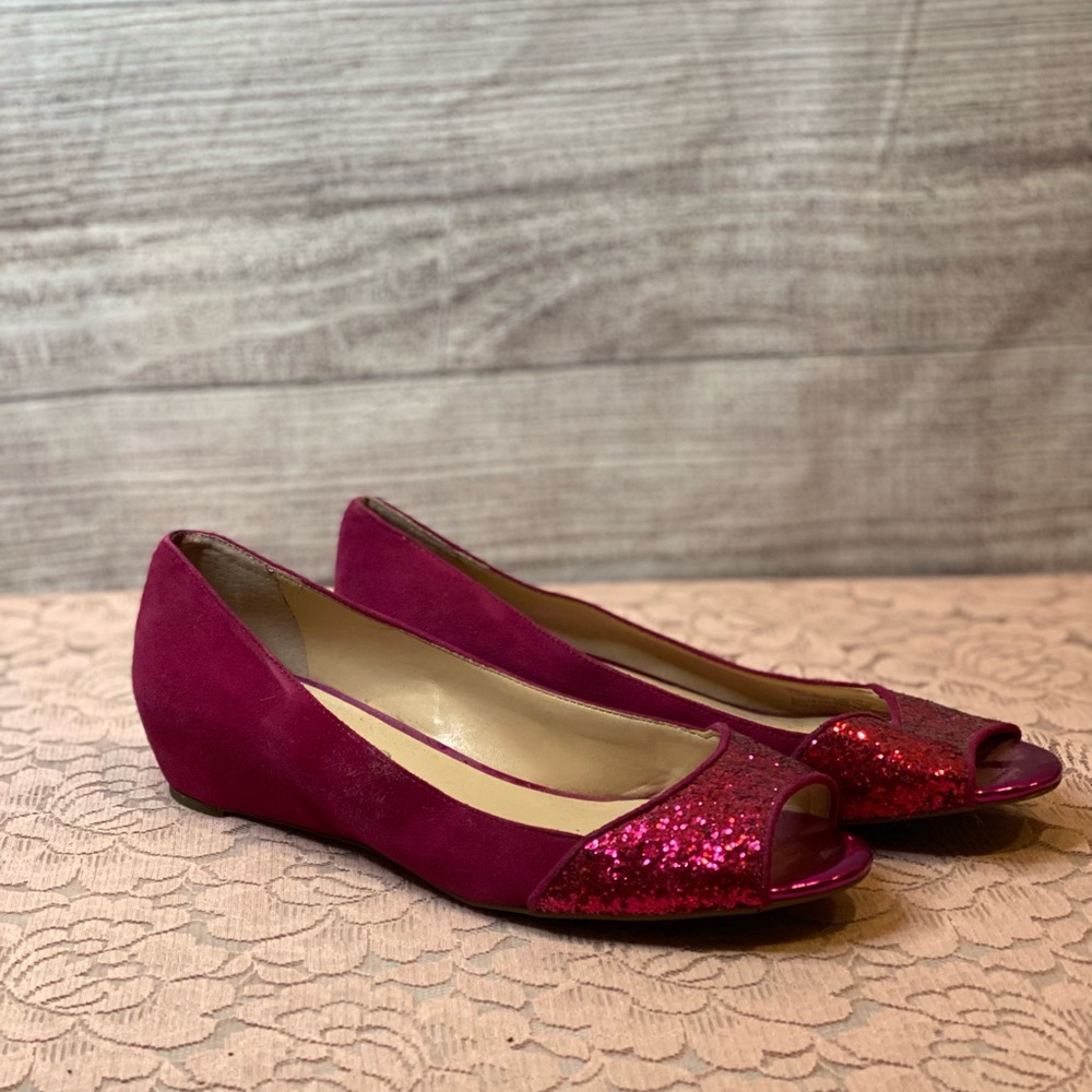 Franco Sarto open toed fuschia flats - Picture 2 of 6